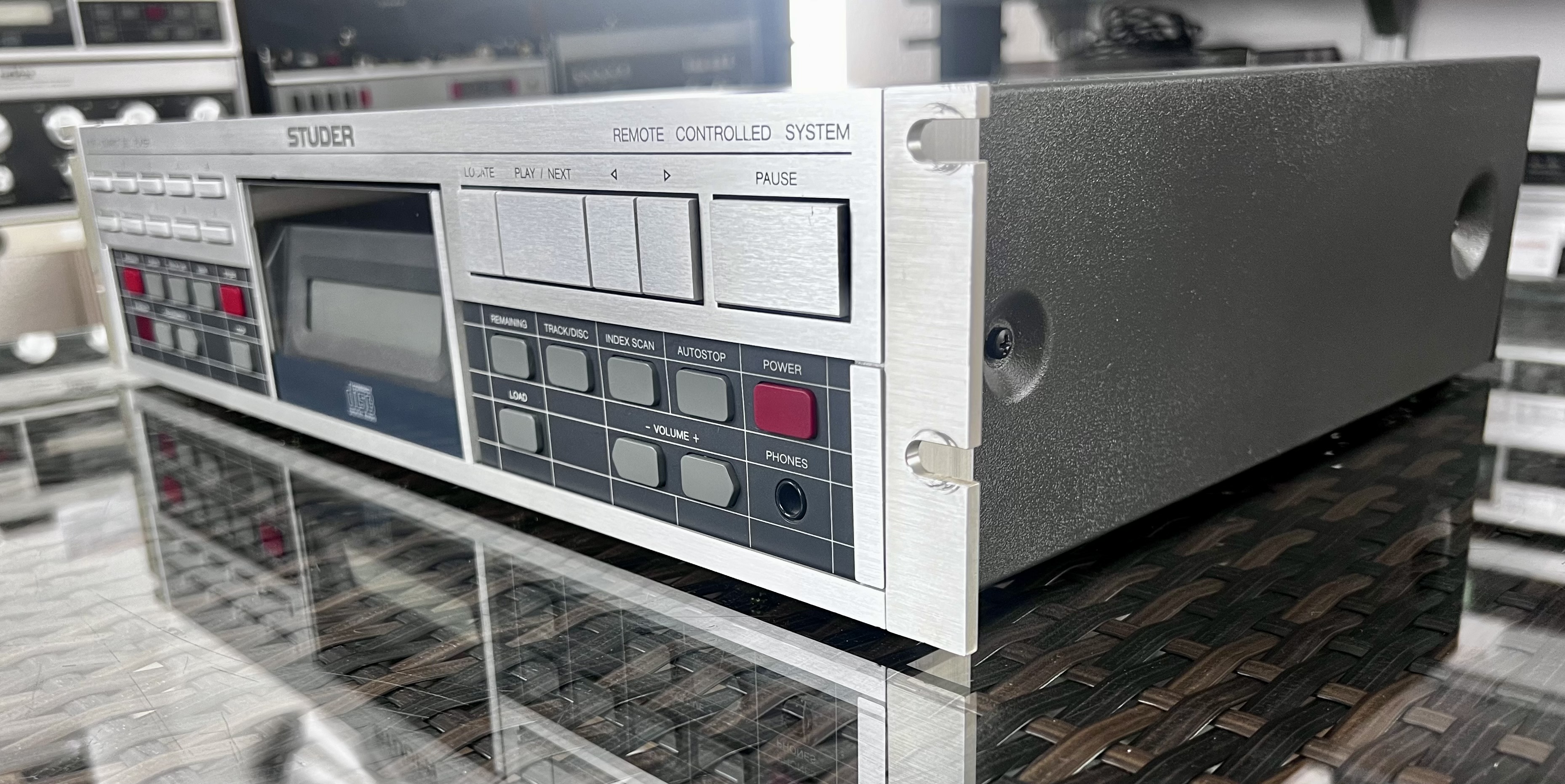Studer A725 CD-Player SN: 3942 mit 19
